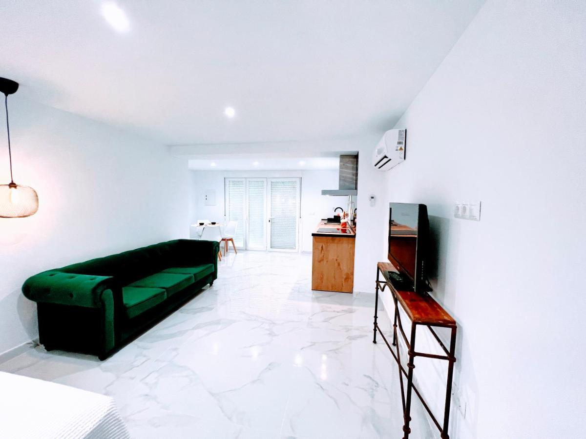 Garden Boutique Apartment El Faro ภายนอก รูปภาพ